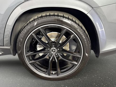 Used 2024 Mercedes-Benz GLS 450 4MATIC image 35