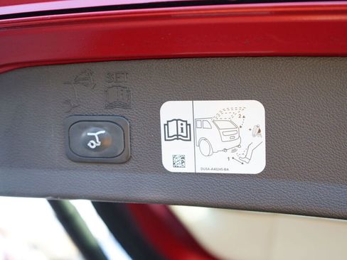 Used 2017 Ford Escape Titanium image 12