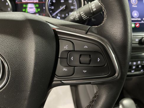 Used 2023 Buick Encore GX Select image 18