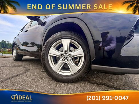 Used 2021 Toyota Highlander LE AWD/4WD image 41