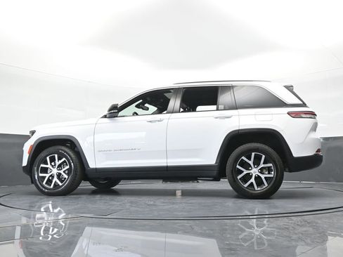 Used 2024 Jeep Grand Cherokee Limited image 63