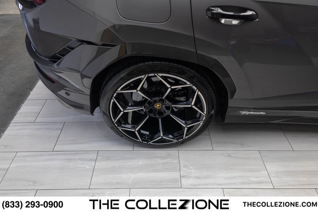 Used 2023 Lamborghini Urus Performante AWD/4WD image 30