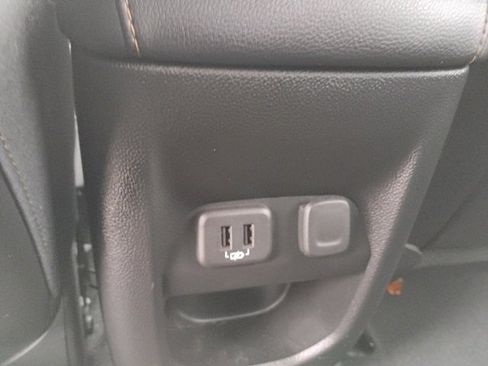 Used 2022 GMC Canyon AT4 image 10