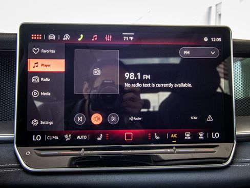 New 2026 Volkswagen Tiguan SE image 39