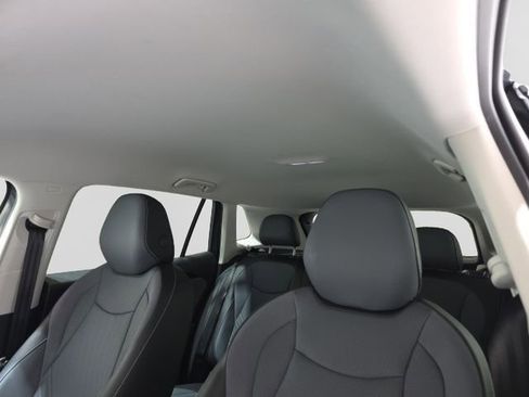 Certified 2025 Volkswagen Tiguan SE AWD/4WD image 24