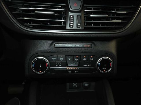 Used 2025 Ford Escape Active AWD/4WD image 19