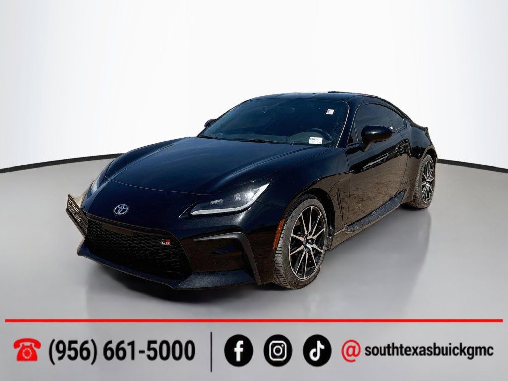 Used 2023 Toyota GR86 w/ ALL Weather Mat Package (TMS) RWD image 3