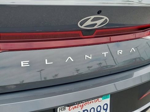 Certified 2026 Hyundai Elantra SE FWD image 25