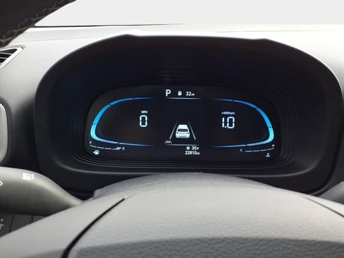 Used 2023 Hyundai Venue SEL w/ Cargo Package image 25