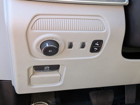 Certified 2024 Jeep Wagoneer Series II image 15