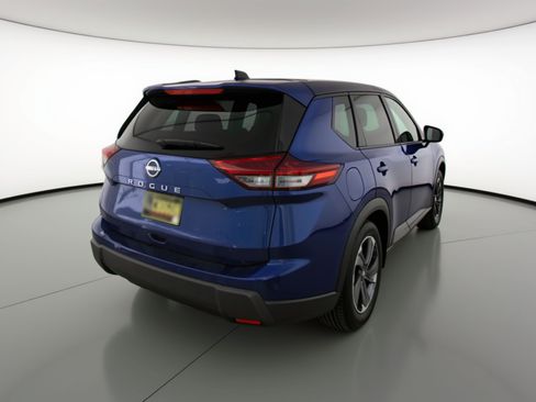 Used 2025 Nissan Rogue SV FWD image 9