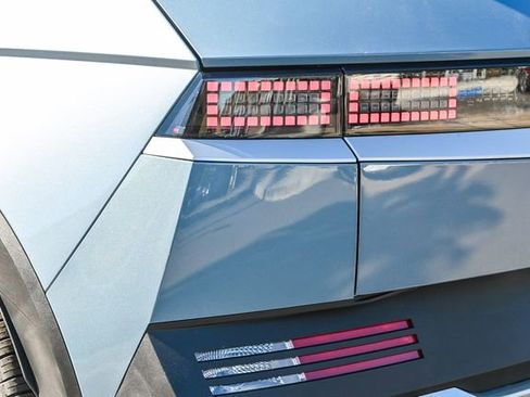 New 2026 Hyundai Ioniq 5 SEL image 9