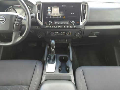 Used 2025 Nissan Frontier SV w/ SV Convenience Package image 25