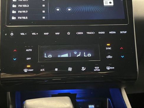 Used 2023 Hyundai Santa Cruz Limited AWD/4WD image 18