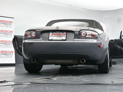 Used 2006 MAZDA MX-5 Miata Touring image 40