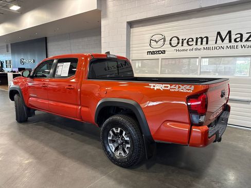 Used 2018 Toyota Tacoma TRD Off-Road w/ Technology Package AWD/4WD image 26