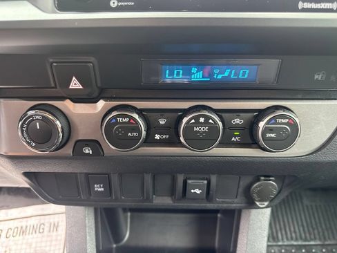 Used 2023 Toyota Tacoma SR AWD/4WD image 31
