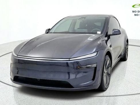 Used 2026 Tesla Model Y AWD image 3
