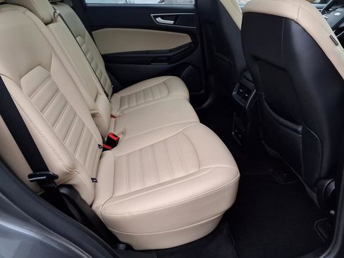 Certified 2022 Ford Edge SEL image 13