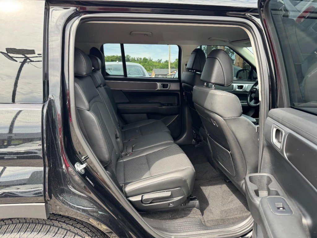 Used 2025 Hyundai Santa Fe SEL FWD image 10