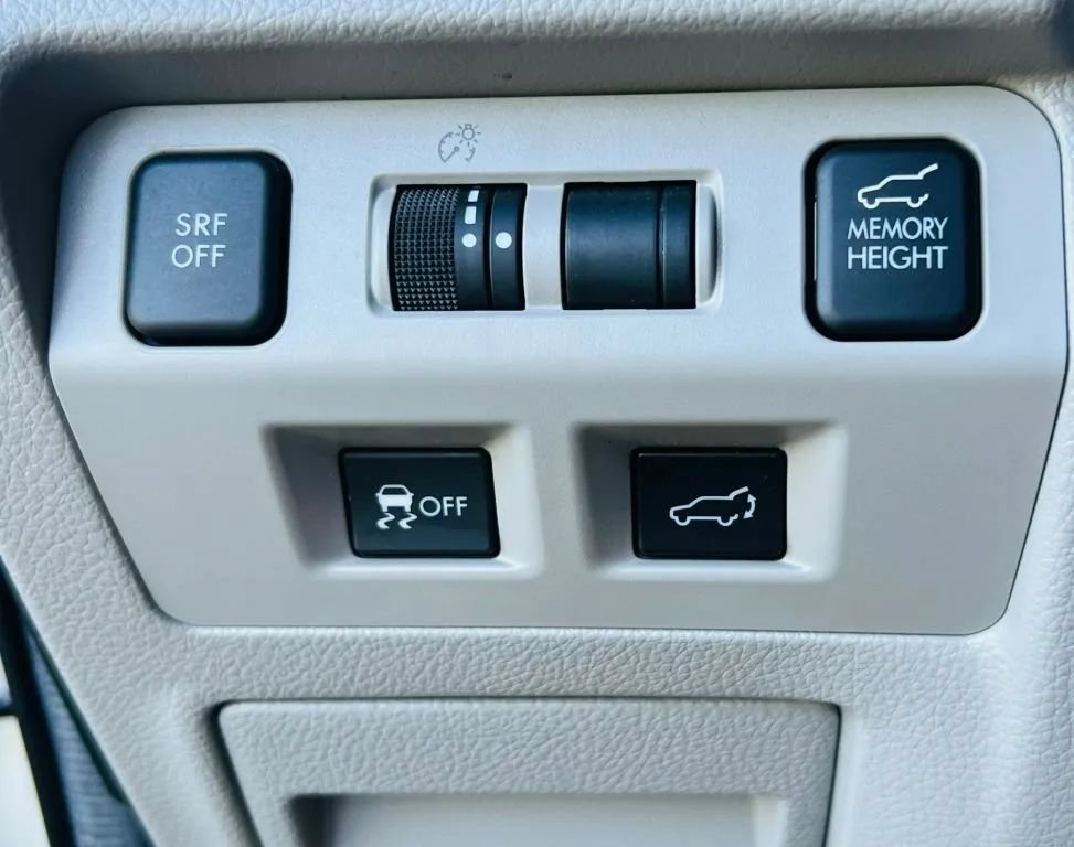 Used 2016 Subaru Forester 2.5i Touring w/ Eyesight & Navigation System AWD/4WD image 20
