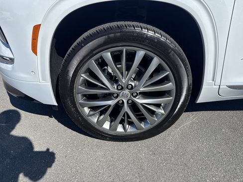New 2026 Buick Enclave Avenir w/ Super Cruise Package AWD/4WD image 19