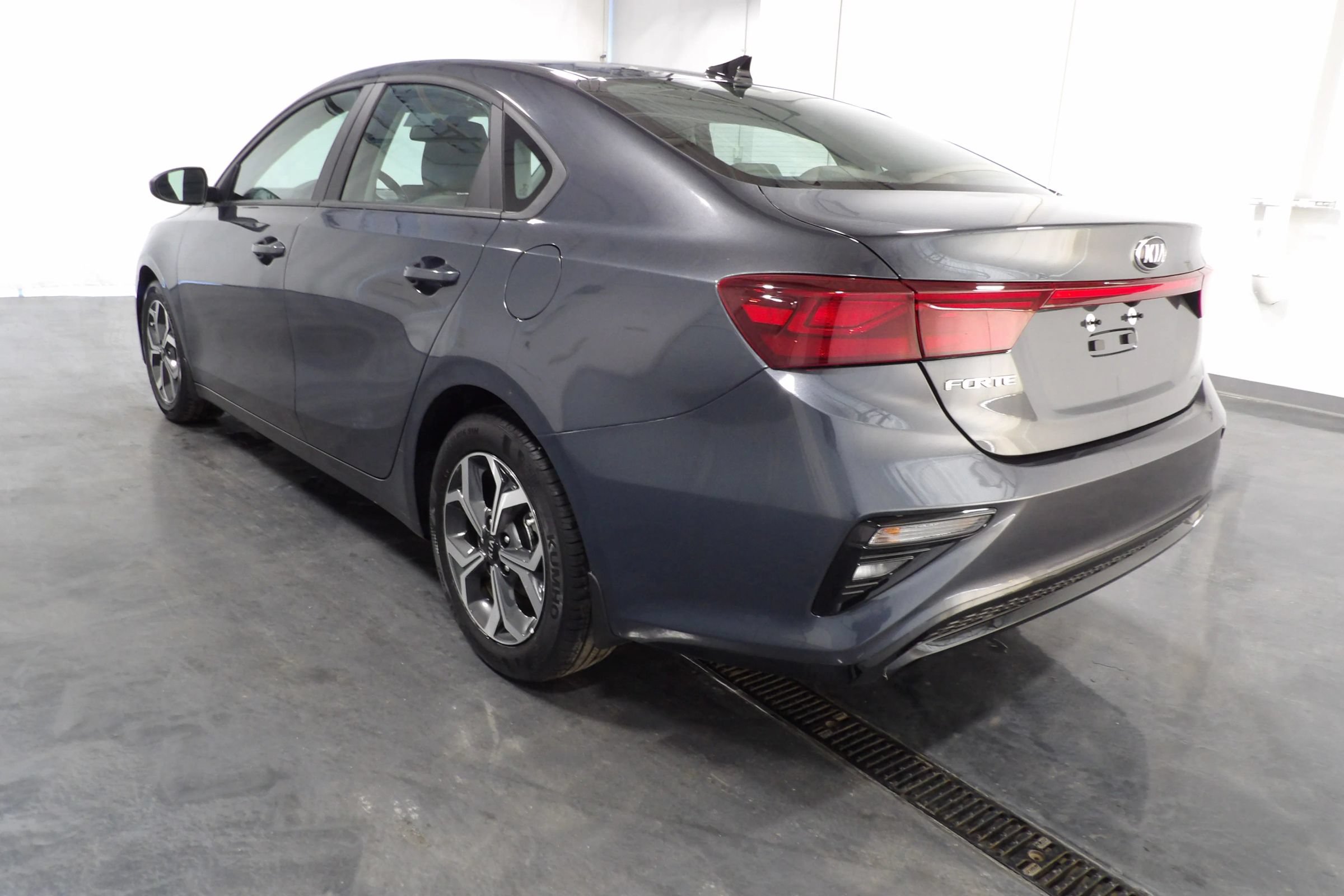 Used 2021 Kia Forte LXS FWD image 6