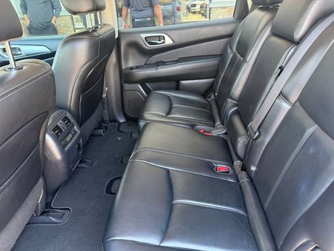 Used 2017 Nissan Pathfinder SL FWD image 12
