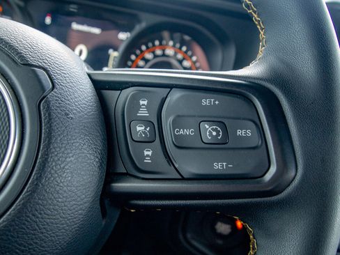 Used 2024 Jeep Wrangler Willys image 22