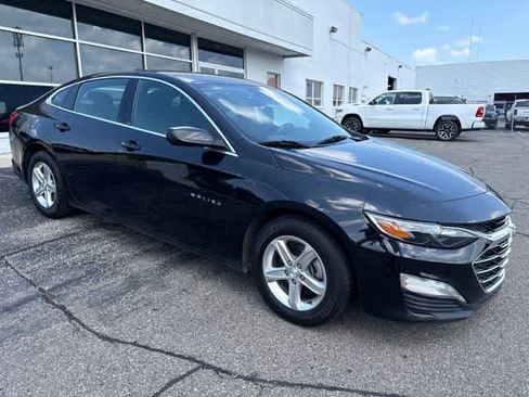Used 2023 Chevrolet Malibu LT w/ Driver Confidence Package FWD image 4