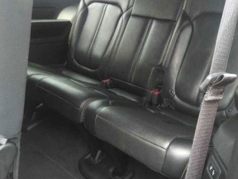 Used 2024 Jeep Wagoneer L Series II w/ Flexible Seating Group AWD/4WD image 9