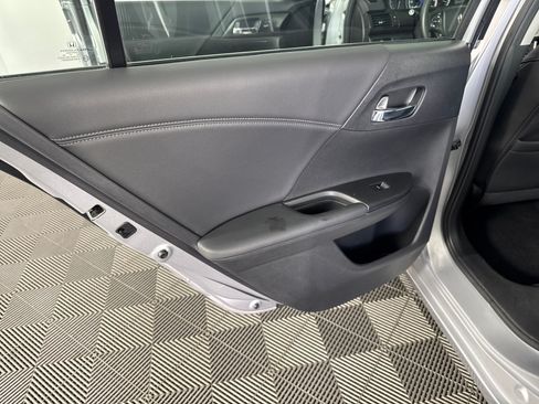 Used 2015 Honda Accord EX-L image 19
