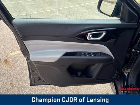 Used 2022 Jeep Compass Limited AWD/4WD image 14