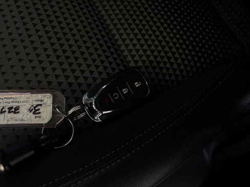 Used 2025 Chevrolet Trax LT image 25