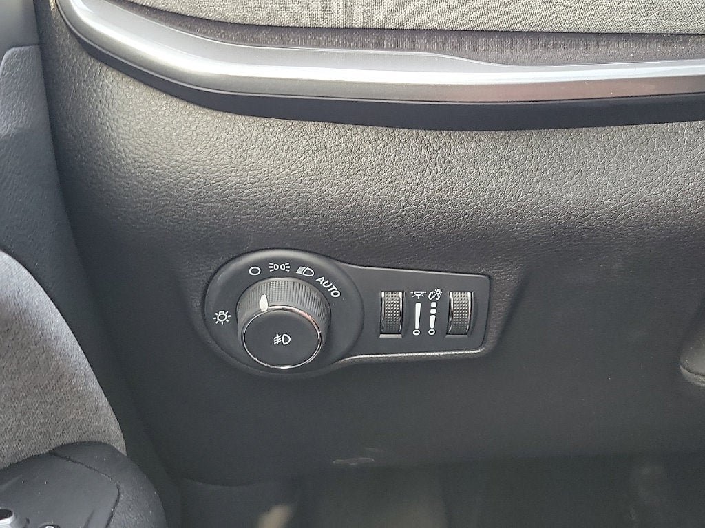 Used 2024 Jeep Compass Latitude AWD/4WD image 14
