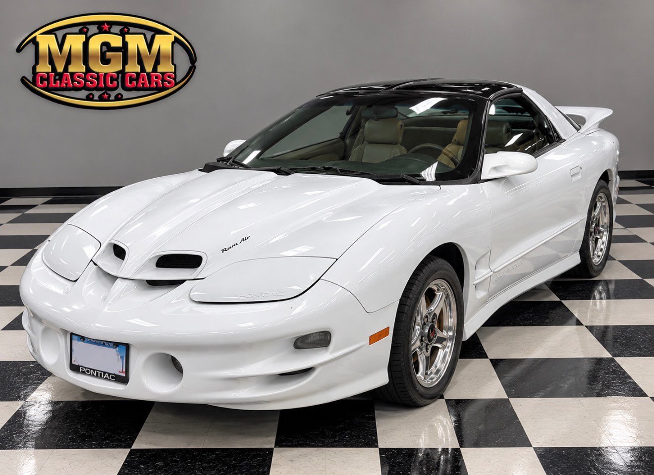 Used 2001 Pontiac Firebird Trans Am RWD image 1