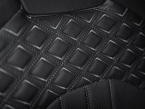 Used 2024 Bentley Flying Spur W12 image 52