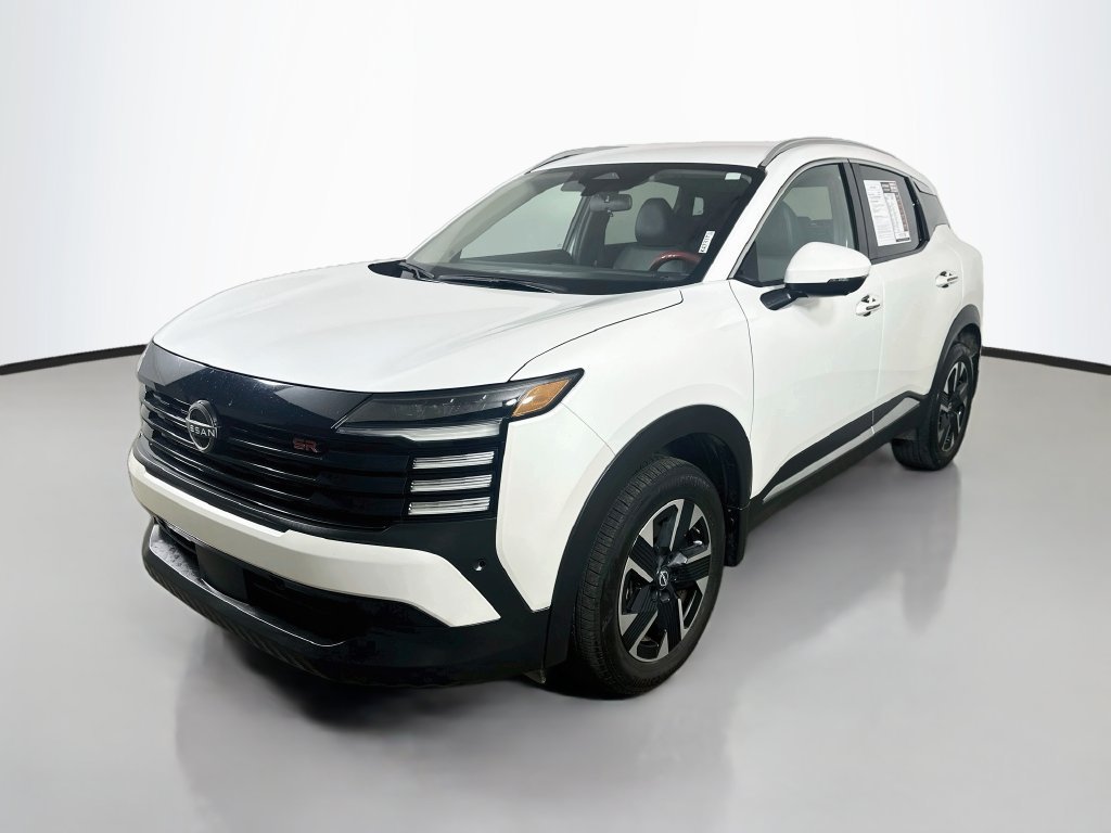 Used 2025 Nissan Kicks SR AWD/4WD image 3