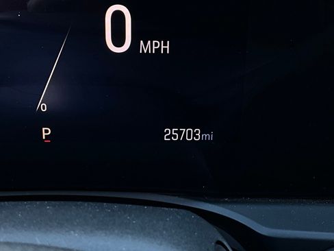 Used 2025 Buick Envista Sport Touring image 37