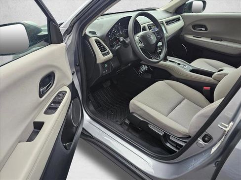 Used 2017 Honda HR-V EX image 18