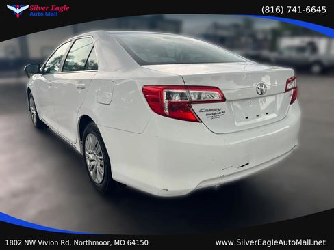 Used 2013 Toyota Camry LE FWD image 5
