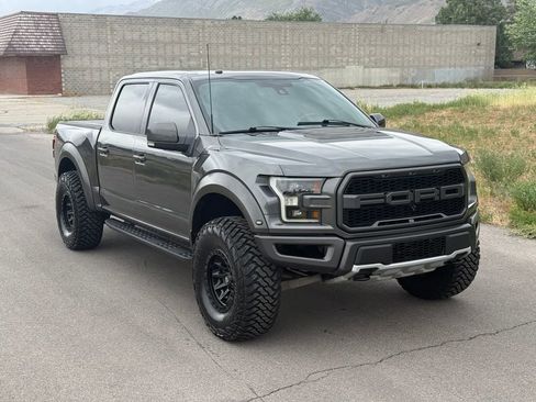 Used 2018 Ford F150 Raptor w/ Equipment Group 802A Luxury AWD/4WD image 2