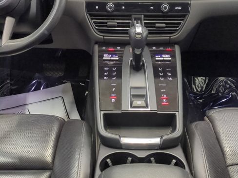Used 2022 Porsche Macan S image 20