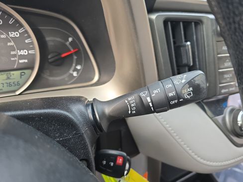 Used 2013 Toyota RAV4 XLE image 22