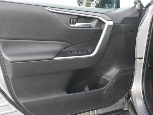 Used 2022 Toyota RAV4 XLE w/ Convenience Package AWD/4WD image 19