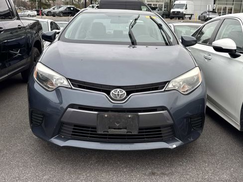 Used 2015 Toyota Corolla image 2