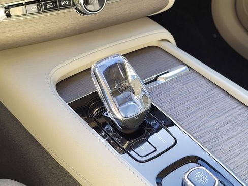 Certified 2023 Volvo XC90 T8 Ultimate w/ Lounge Package image 26