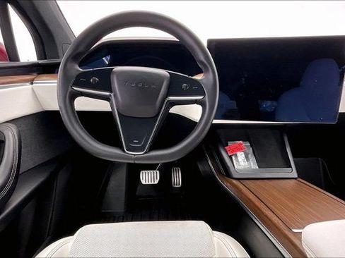 Used 2023 Tesla Model X AWD/4WD image 4