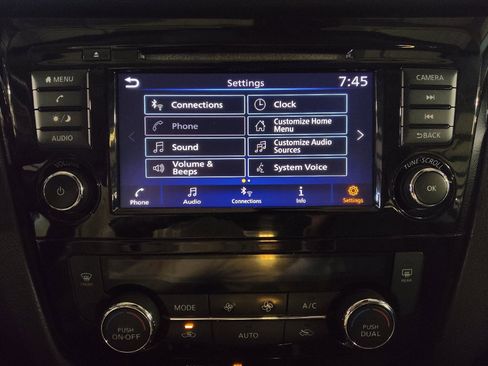 Used 2020 Nissan Rogue Sport SV image 25