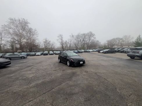 Used 2025 Toyota Corolla LE image 10